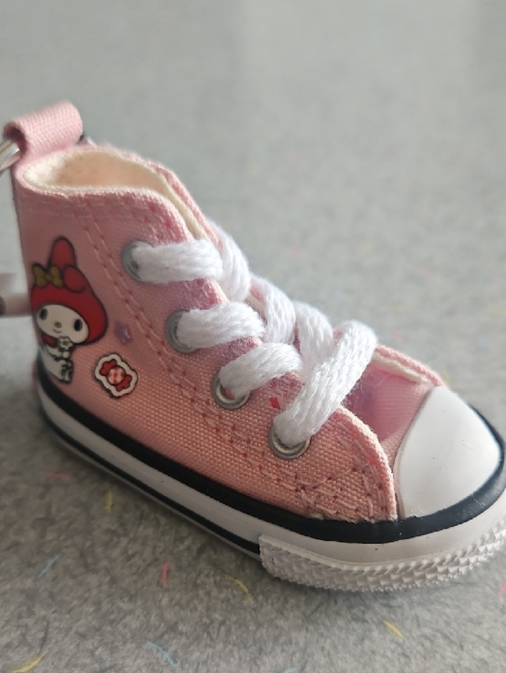 Converse My Melody Keyring - Picture 3 of 13